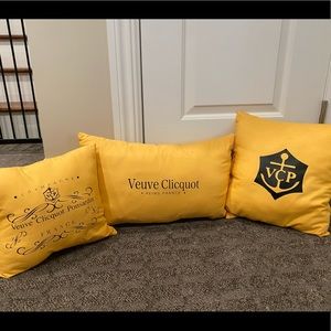 Veuve Pillow Bundle